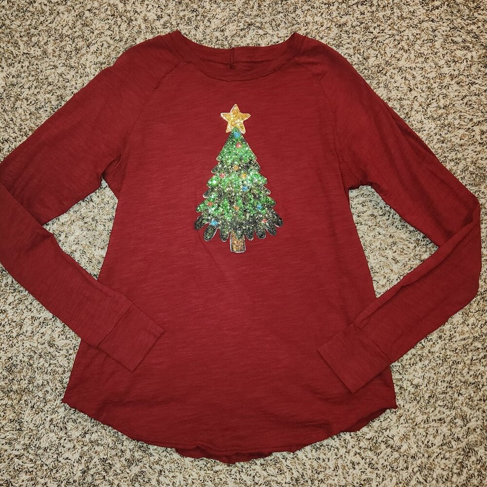 Holiday Red Long-Sleeve Top with Sequin Christmas Tree – Size M